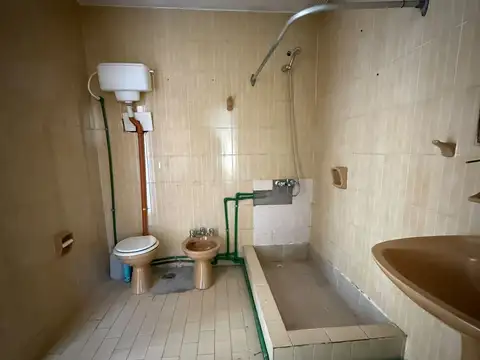 Depto Tipo Casa 6 ambientes con 1 baño