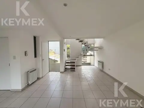 Depto Tipo Casa en Venta 8 años