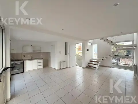 Duplex en venta 2 dormitorios con cochera y escritorio la plata