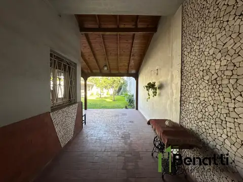 Casa en Venta con 2 cocheras
