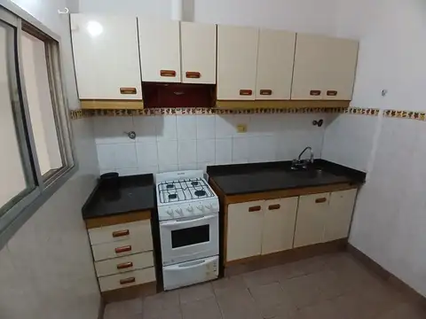 Depto Tipo Casa en Alquiler en Caseros, $ 750.000