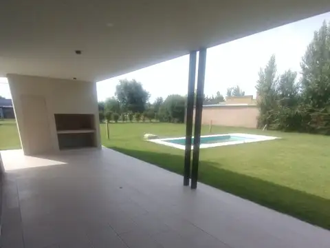 Casa en Venta en 25 de Mayo, USD 128.000