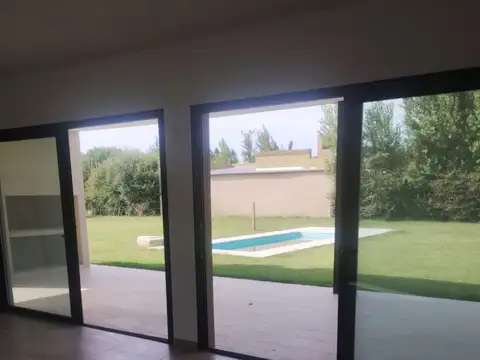 Casa en Venta en 25 de Mayo, USD 128.000