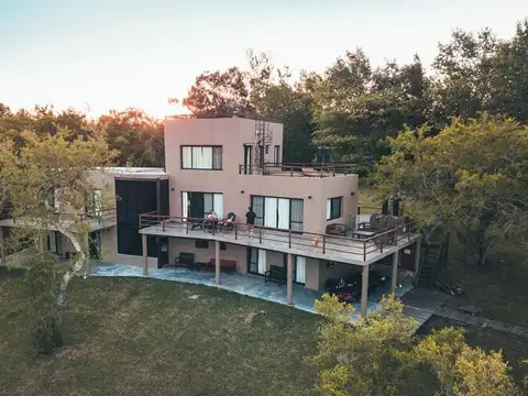 VENTA CASA 7 AMB PUERTO PANAL SOBRE BARRANCA