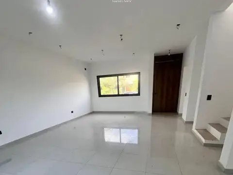 Casa 6 ambientes con 3 baños