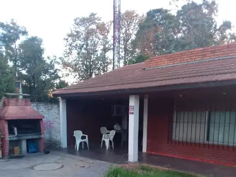 Casa 5 ambientes con 1 baño