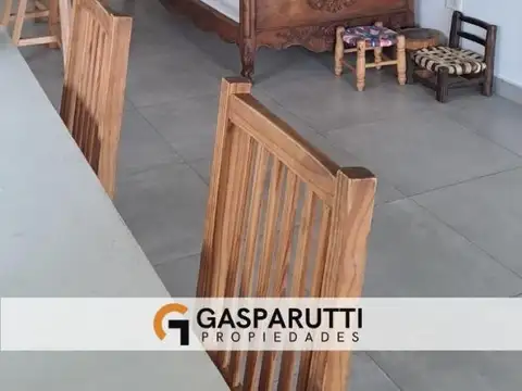 Casa en Venta con 4 cocheras