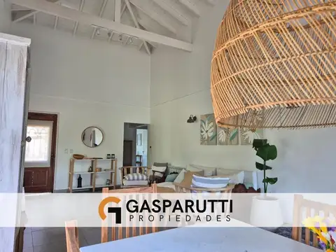 Casa 4 ambientes con 3 baños