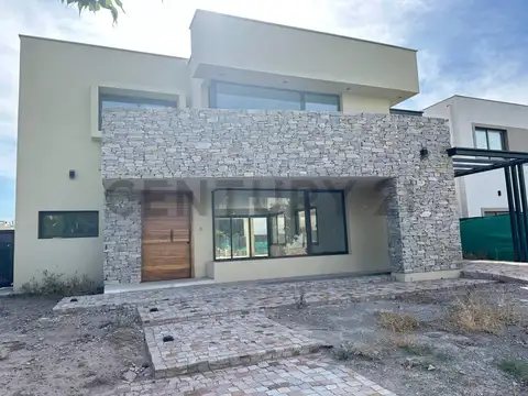 Venta de Casa. Las Cortaderas I. Guaymallen. Mendoza.
