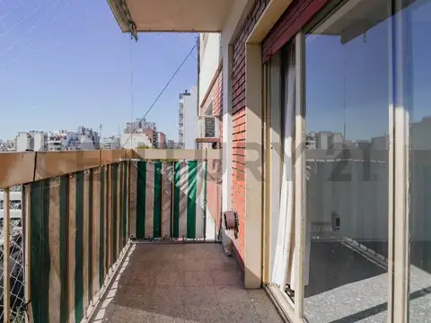 Avenida Juan Bautista Alberdi 2600, Piso 0