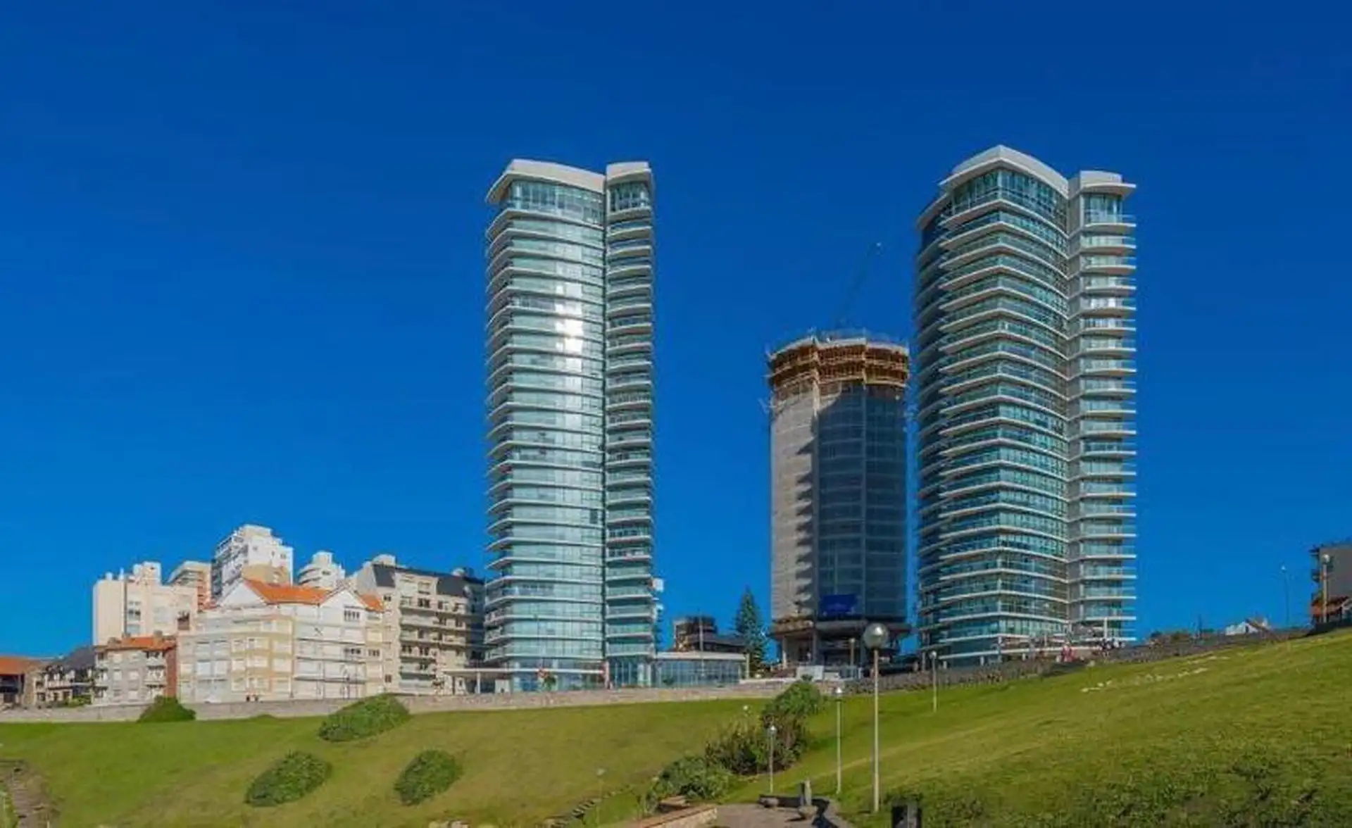 Depto 2 amb, 84m² con cochera y vista al mar — Playa Chica