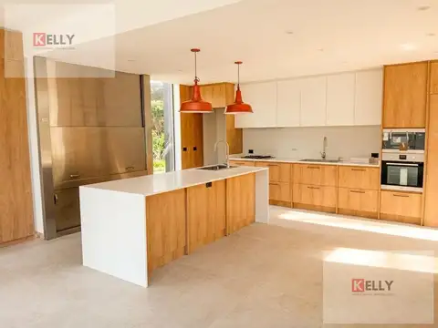 Casa 7 ambientes con 6 baños