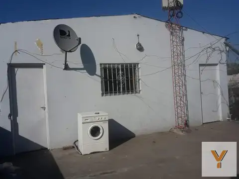 Casa en venta - 2 Dormitorios 2 Baños - Esteban Echeverria