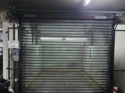 Avenida Hipólito Yrigoyen 2148