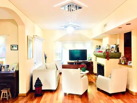 Casa en Venta en Solar Del Bosque, USD 398.000