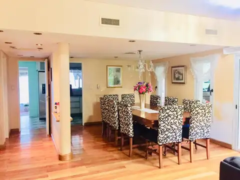 Casa en Venta en Solar Del Bosque, USD 398.000