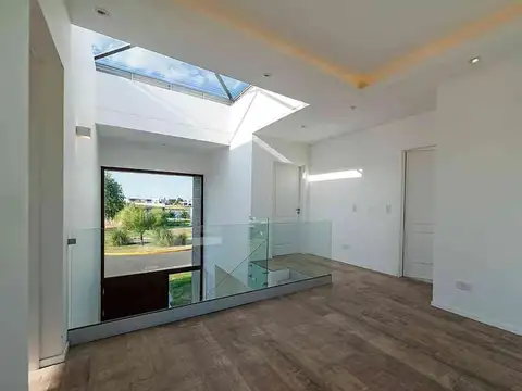 Casa en Alquiler de 4 dormitorios