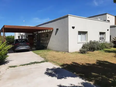 VENTA CASA BARRIO SAN EDUARDO PILAR DEL ESTE