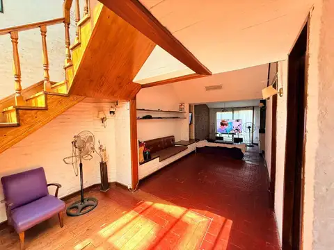 Casa 6 ambientes con 4 baños