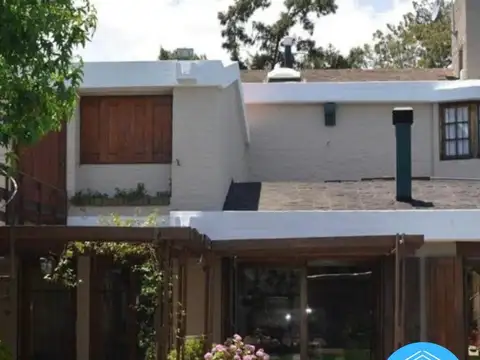 CASA 6 AMB. RAMOS MEJIA - (lote 10X58 Mtrs.)