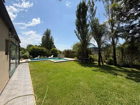 Casa 5 ambientes con 3 baños