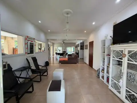 Casa en Venta con 1 cochera