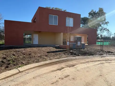 Casa en venta en Altos del Este