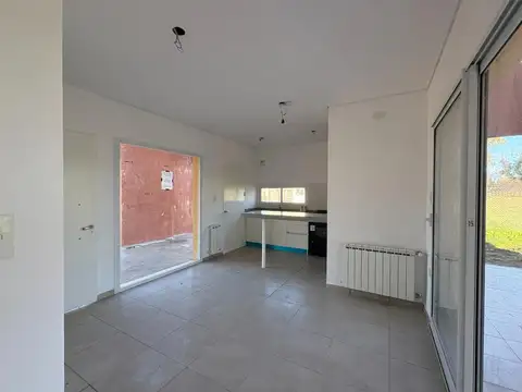 Casa en Venta con 3 cocheras