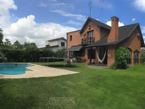 Casa en Venta con 1 cochera