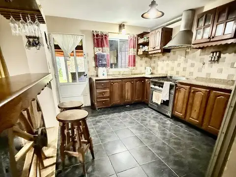 Casa 3 ambientes con 2 baños