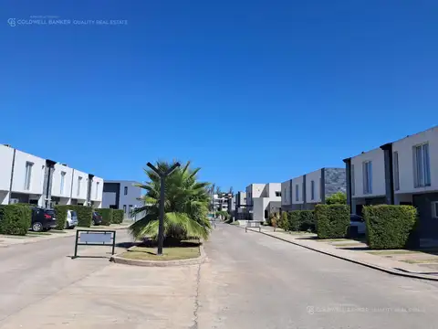 DÚPLEX | 4 AMBIENTES | JARDÍN | A ESTRENAR | COCHERA DOBLE | SPRING PARK PILAR