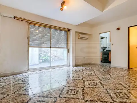 Chacabuco al 4200 entre Paraná y Mariano Moreno