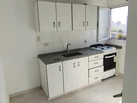 Departamento en Alquiler en Berazategui, $ 800.000