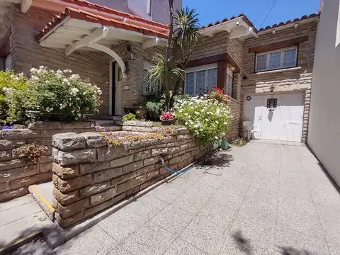 EN VENTA, Chalet de 4 ambientes con garage. Zona Chauvin, Mar del Plata
