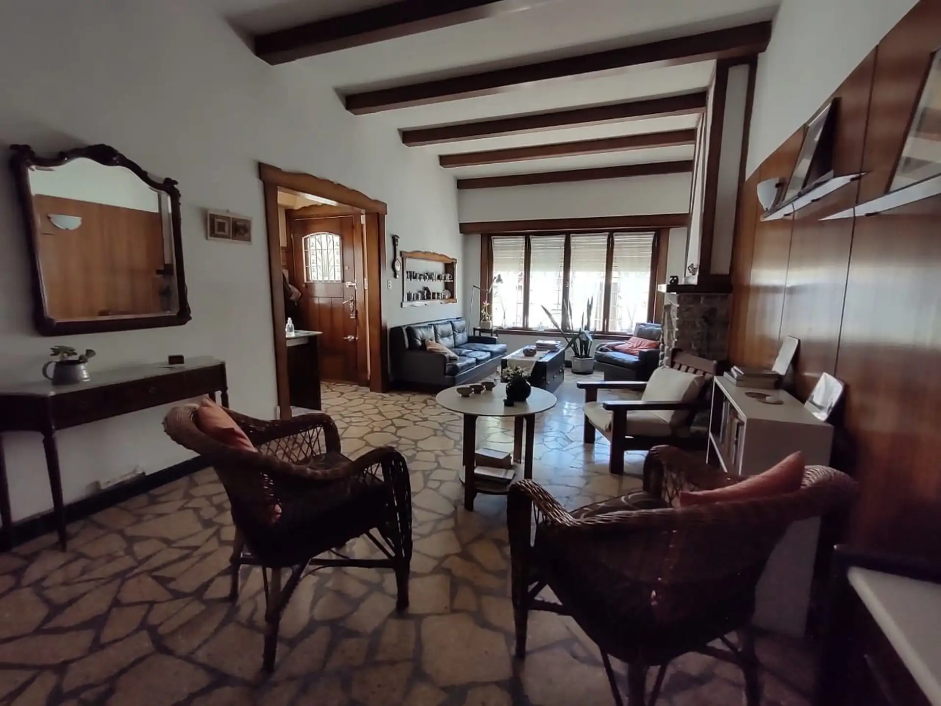 Chalet de 4 ambientes con garage. Zona Chauvin