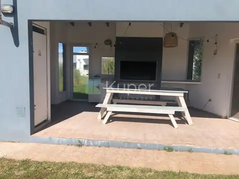Casa en Venta en Barrio Deportivo 1, USD 215.000