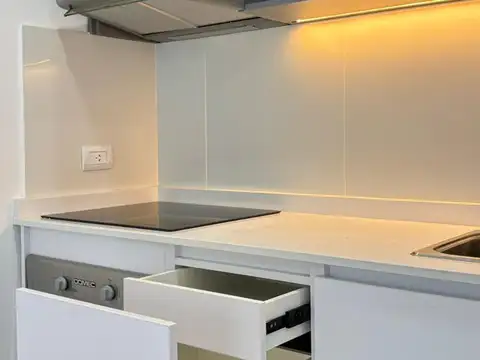 Zelada 6100