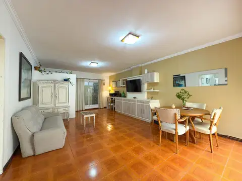 VENTA DE CASA + QUINCHO SOBRE AV. COLÓN TANDIL