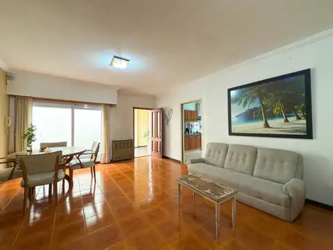 VENTA DE CASA + QUINCHO SOBRE AV. COLÓN TANDIL