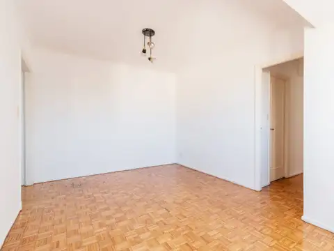 Departamento en venta 3 ambientes luminoso piso alto en Caballito