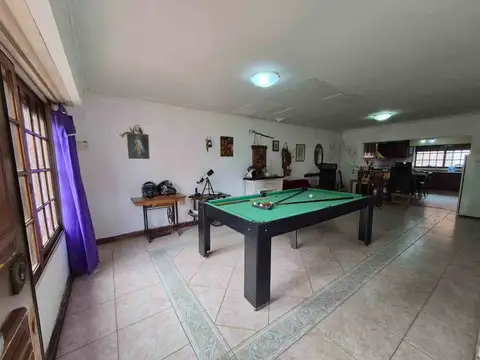 CASA- LOTE PROPIO- 2 VIVIENDAS- GARAGE- BANFIELD