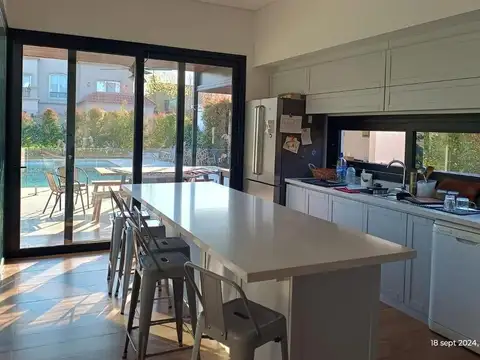 Casa en Alquiler Temporal en Bella Vista, USD 2.300