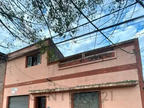 Venta de Casa de 3 dormitorios a reciclar en Barrio Cinco Esquinas - Rosario