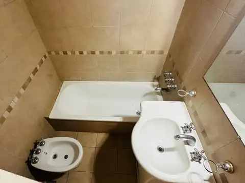 Departamento en Alquiler con 1 cocheras