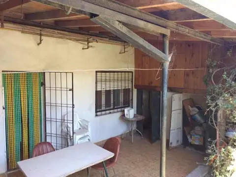 Casa 5 ambientes con 2 baños