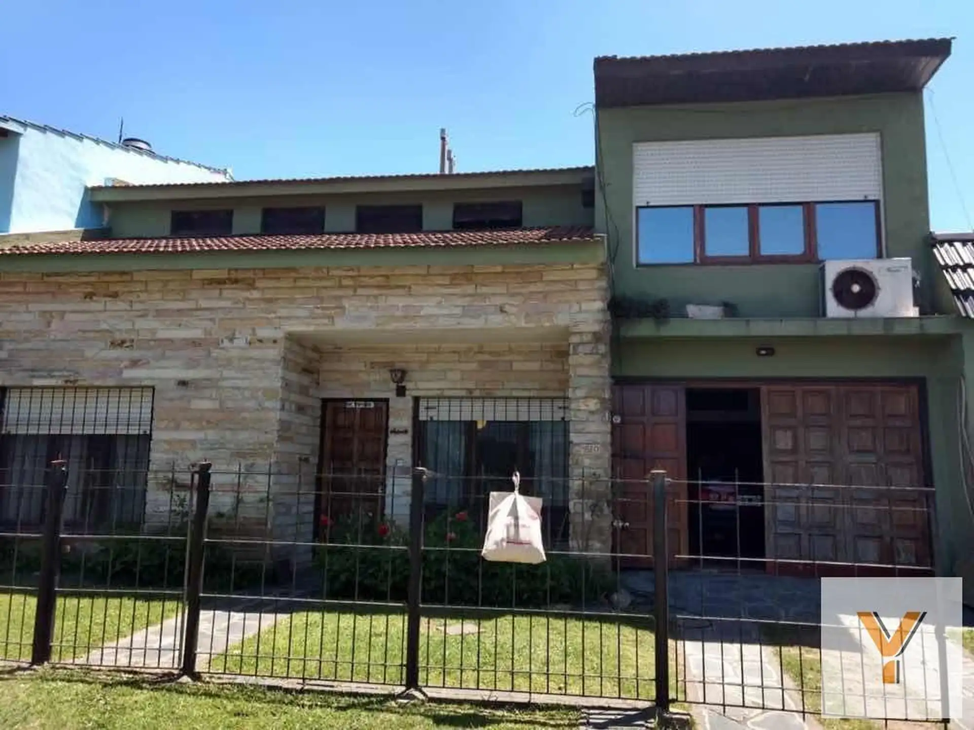 Casa en venta - 4 dormitorios 2 baños - 200mts2 - Playa Serena