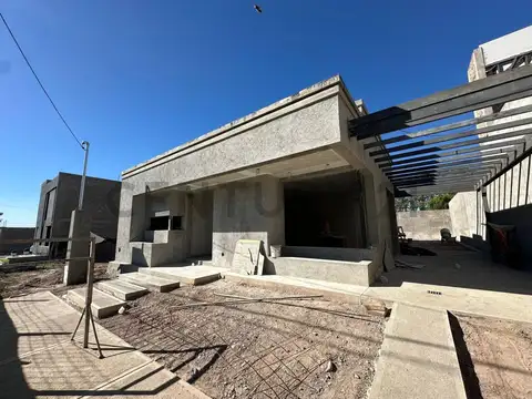 Casa en venta en Barrio Privado Las Acacias – Godoy Cruz