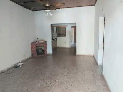 Casa 3 ambientes con 1 baño