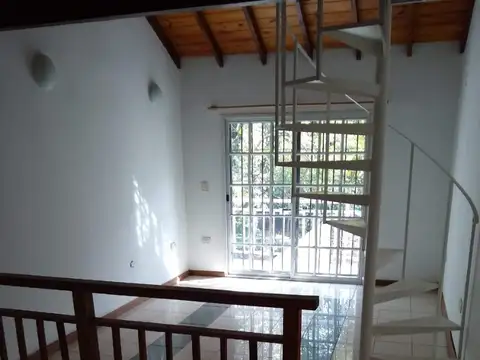 Casa 5 ambientes con 1 baño