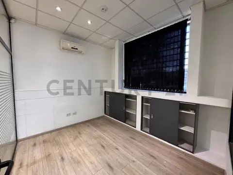 Oficinas en alquiler, La Plata, amplio ambiente principal más oficinas